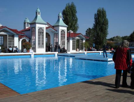 So nen Pool wollen wir auch